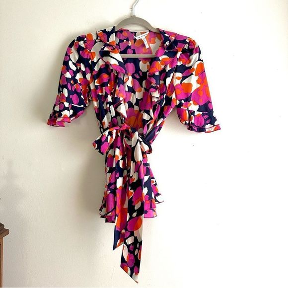 Diane‎ von Furstenberg • Ruffle Silk Wrap Top - Picture 1 of 10